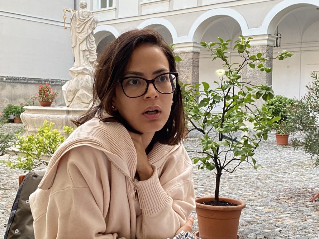 Katia im Gespräch
